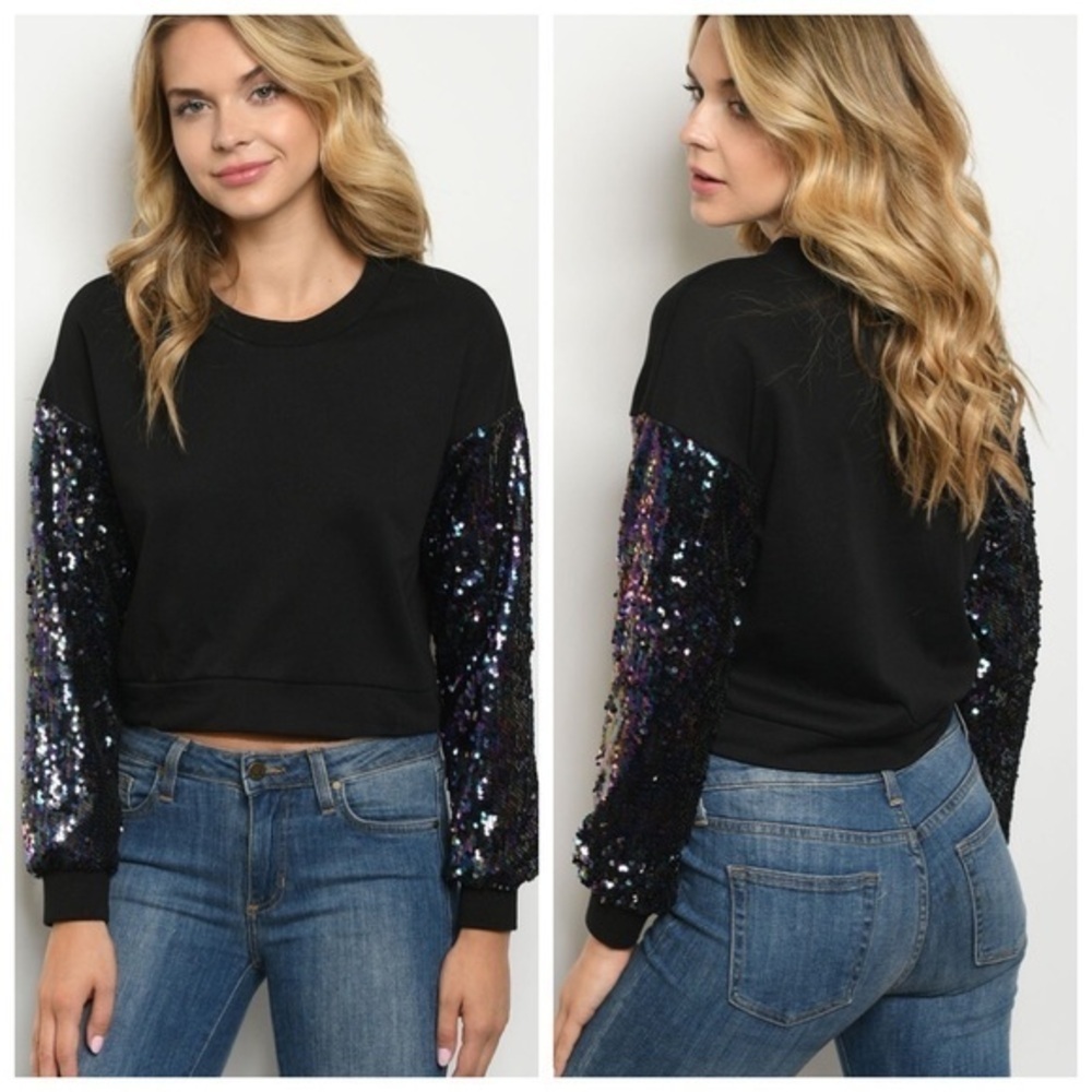 🆕Black with sequins top